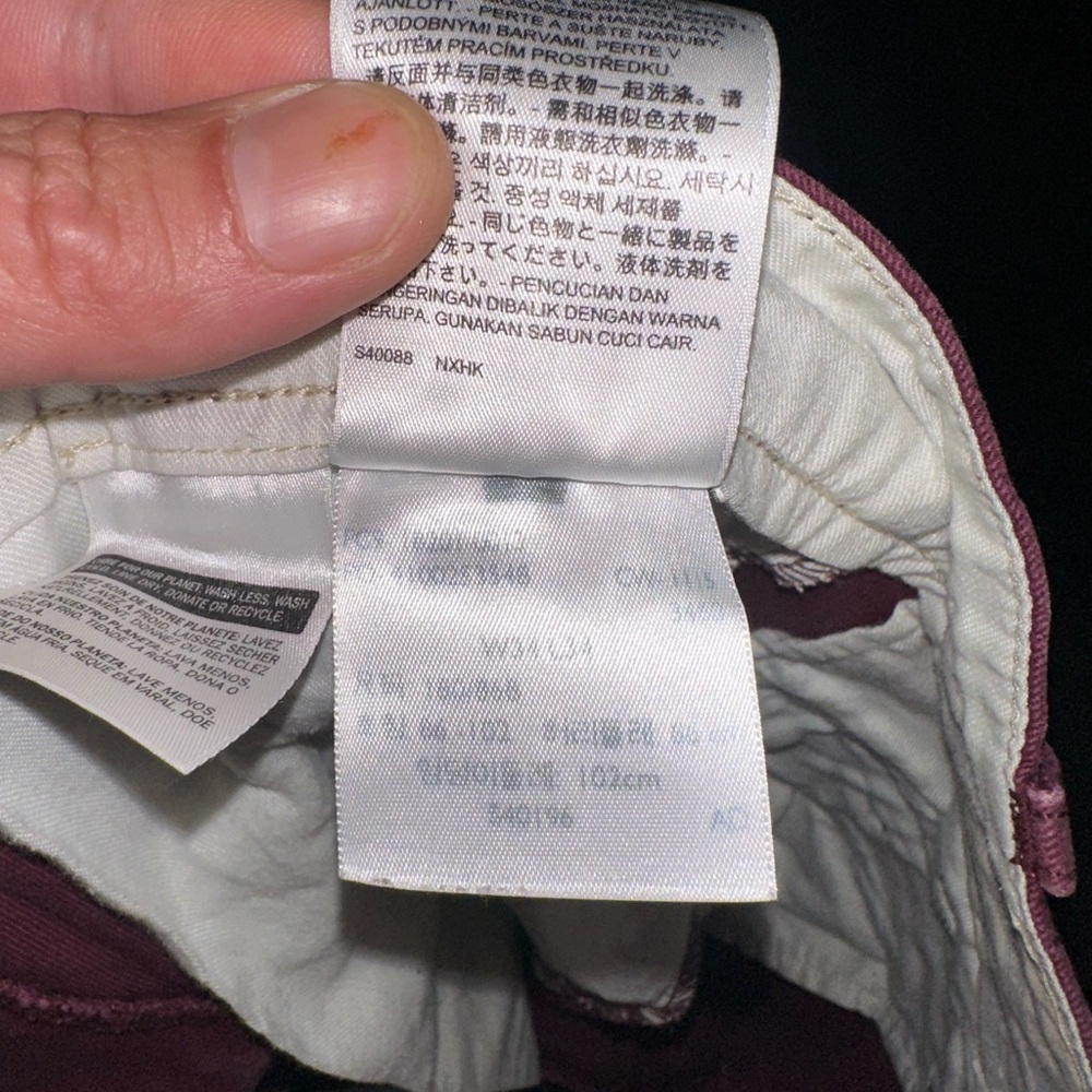 Levi's Men's Maroon Chinos - Picture 3 of 6